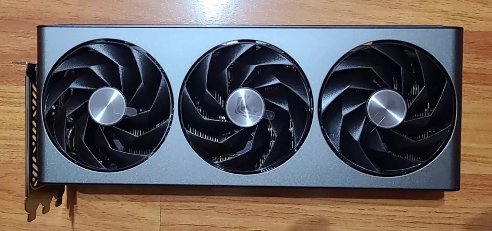 Radeon RX 7900 Golden Rabbit Edition 1