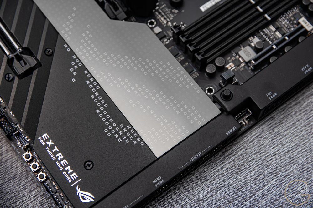 danh gia asus rog crosshair x670e extreme review migovi 3