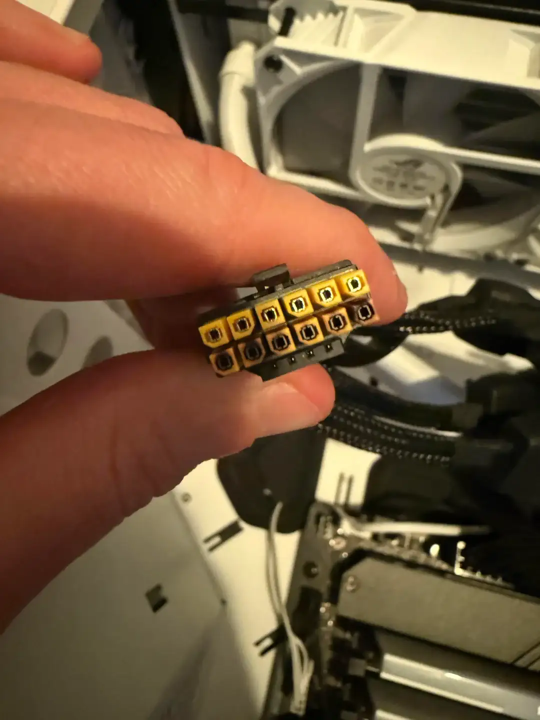 thought it wouldnt happen to me msi 5090 burned up v0 ny9znkc85fog1 gamegpu