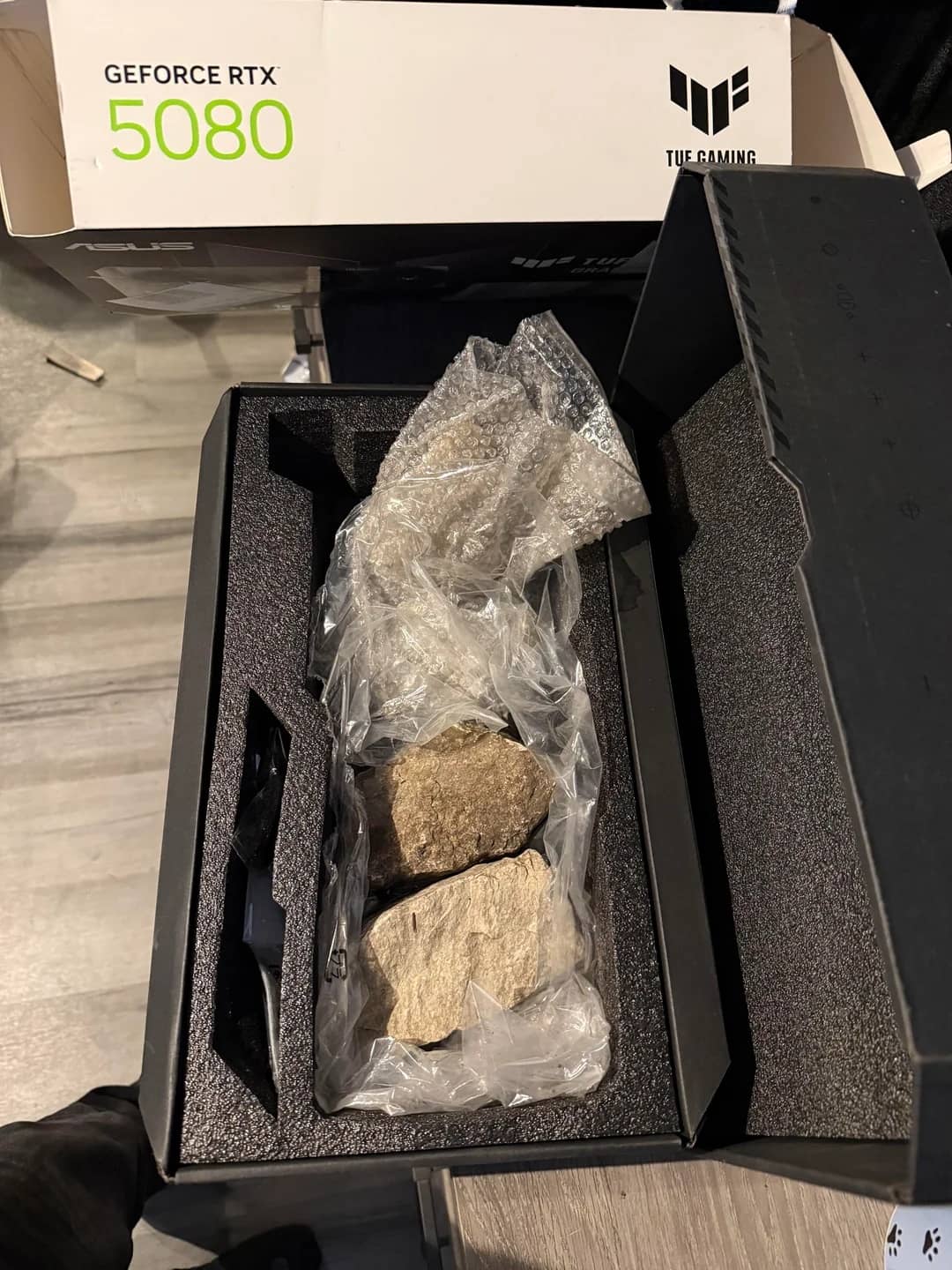 received rocks in place of asus tuf 5080 from bestbuy v0 kxglnv8m4x4g1