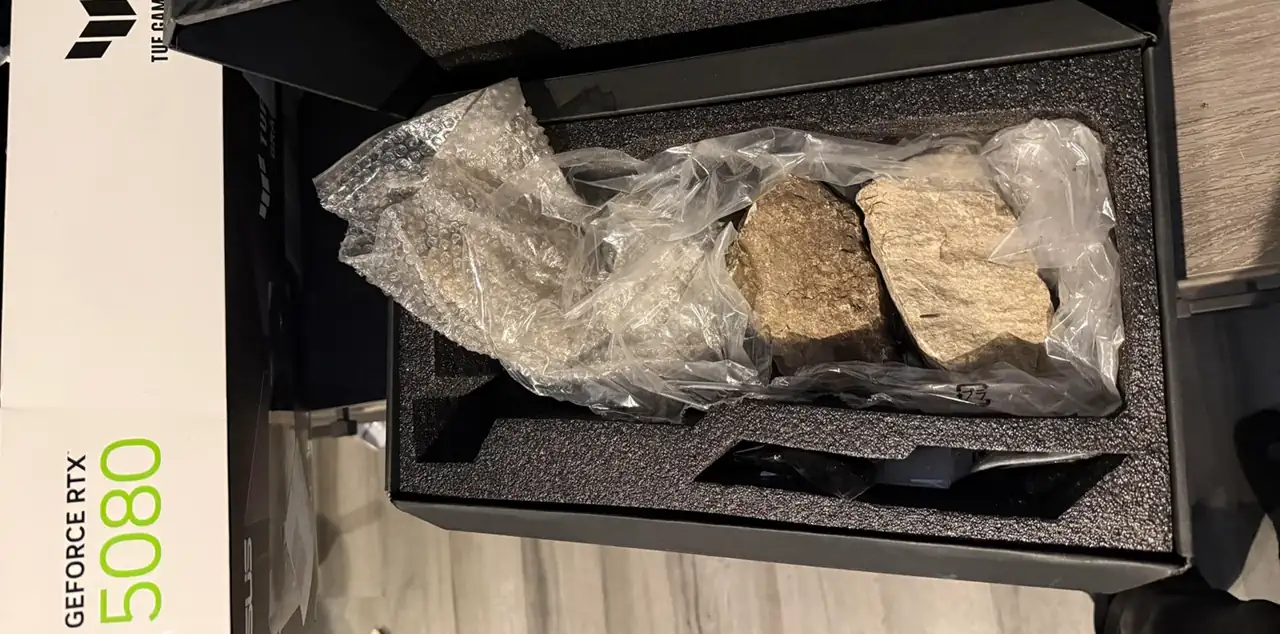 Камни вместо RTX 5080: Геймер победил Best Buy благодаря логам FedEx