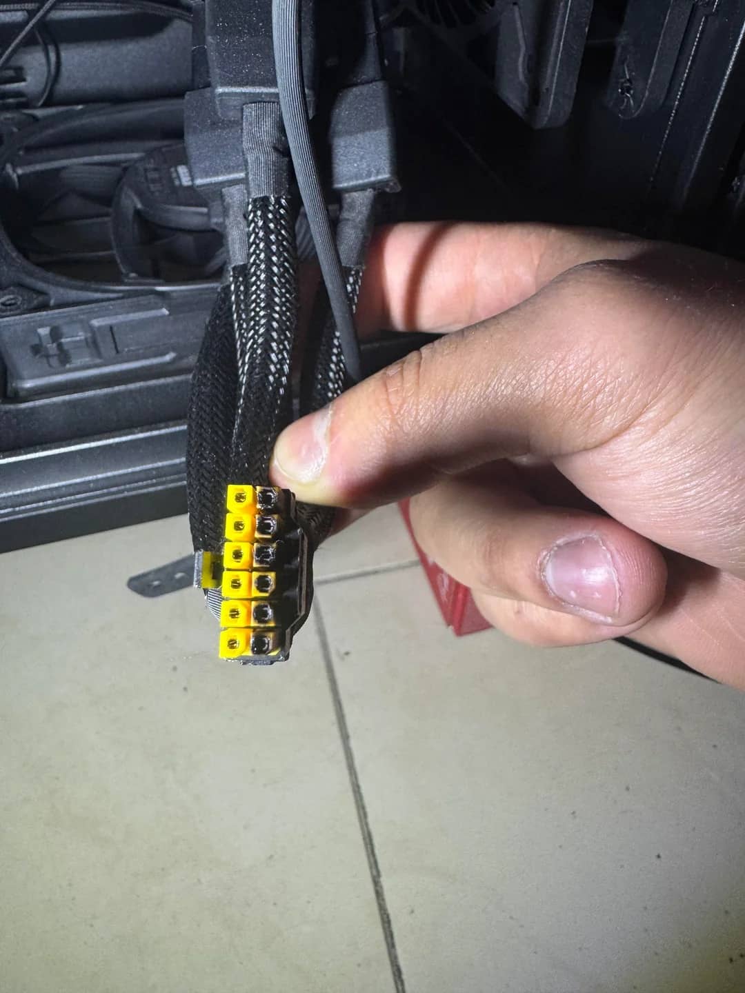 rtx 5090 power connector melted v0 3ukgk98l7r2f1