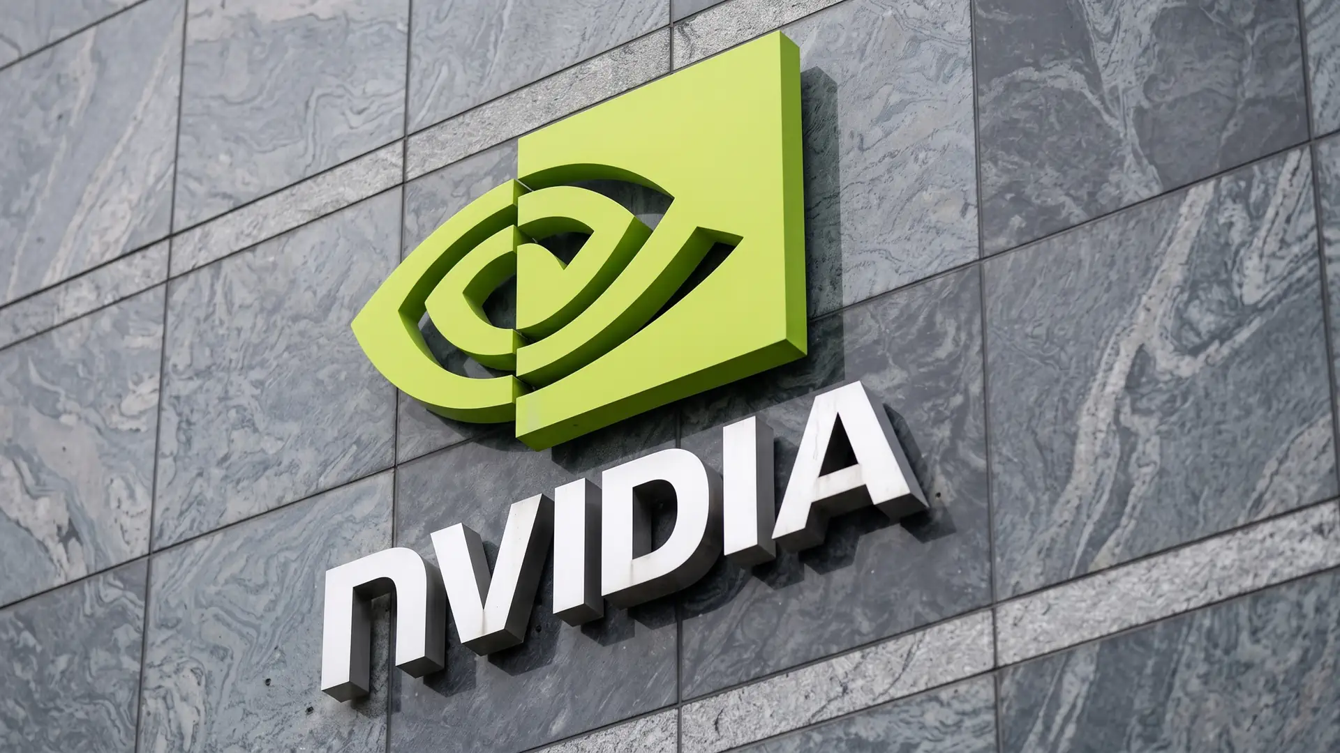 NVIDIA поднимет цены на видеокарты в третий раз за год