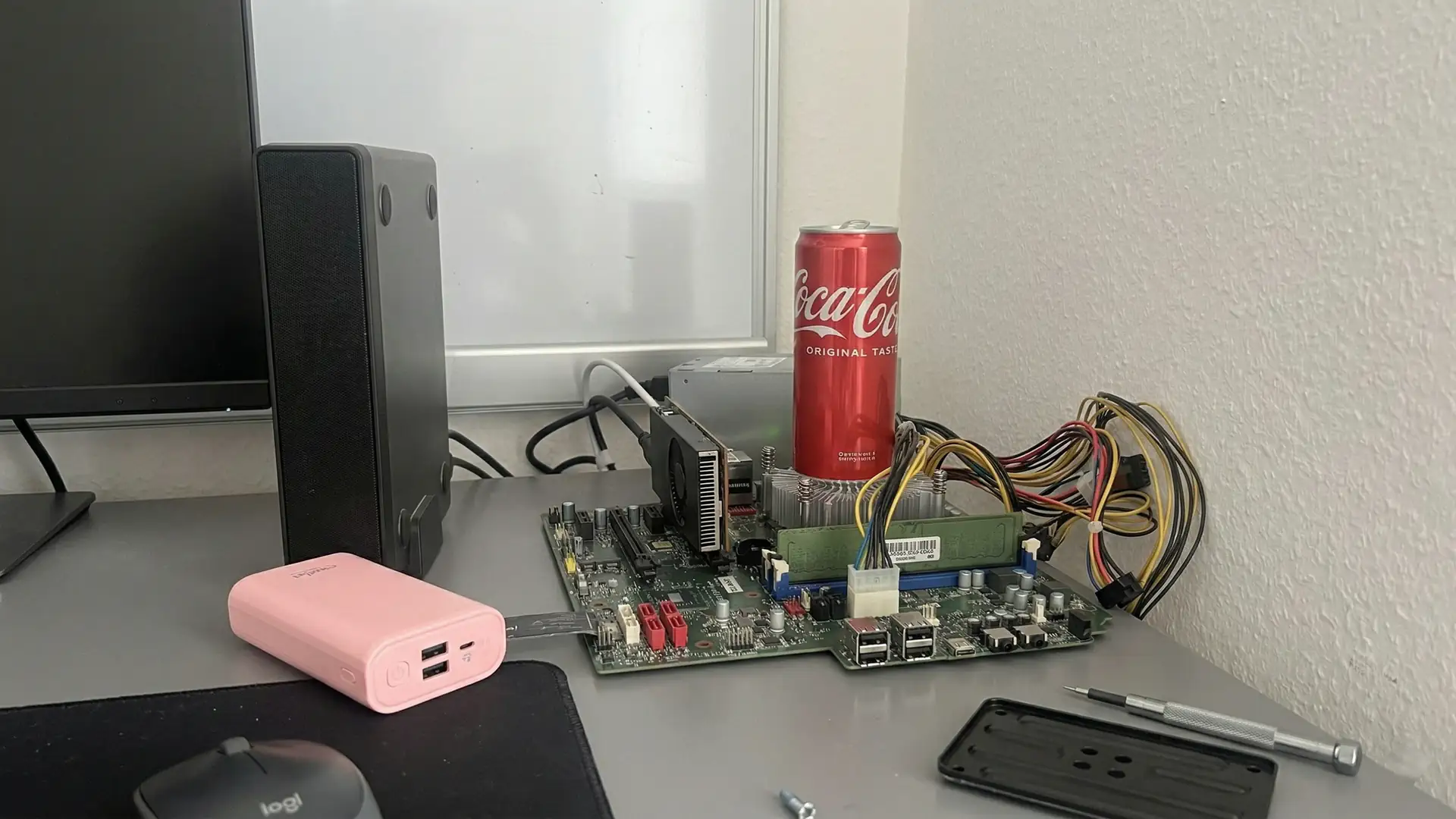 Энтузиаст использовал Coca-Cola для охлаждения Intel Core i7-12700