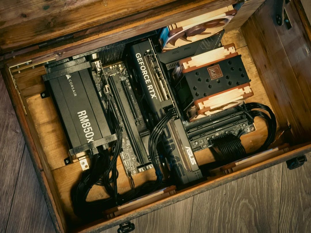 built a pc into a 1939 military crate v0 an0cz488gcxg1