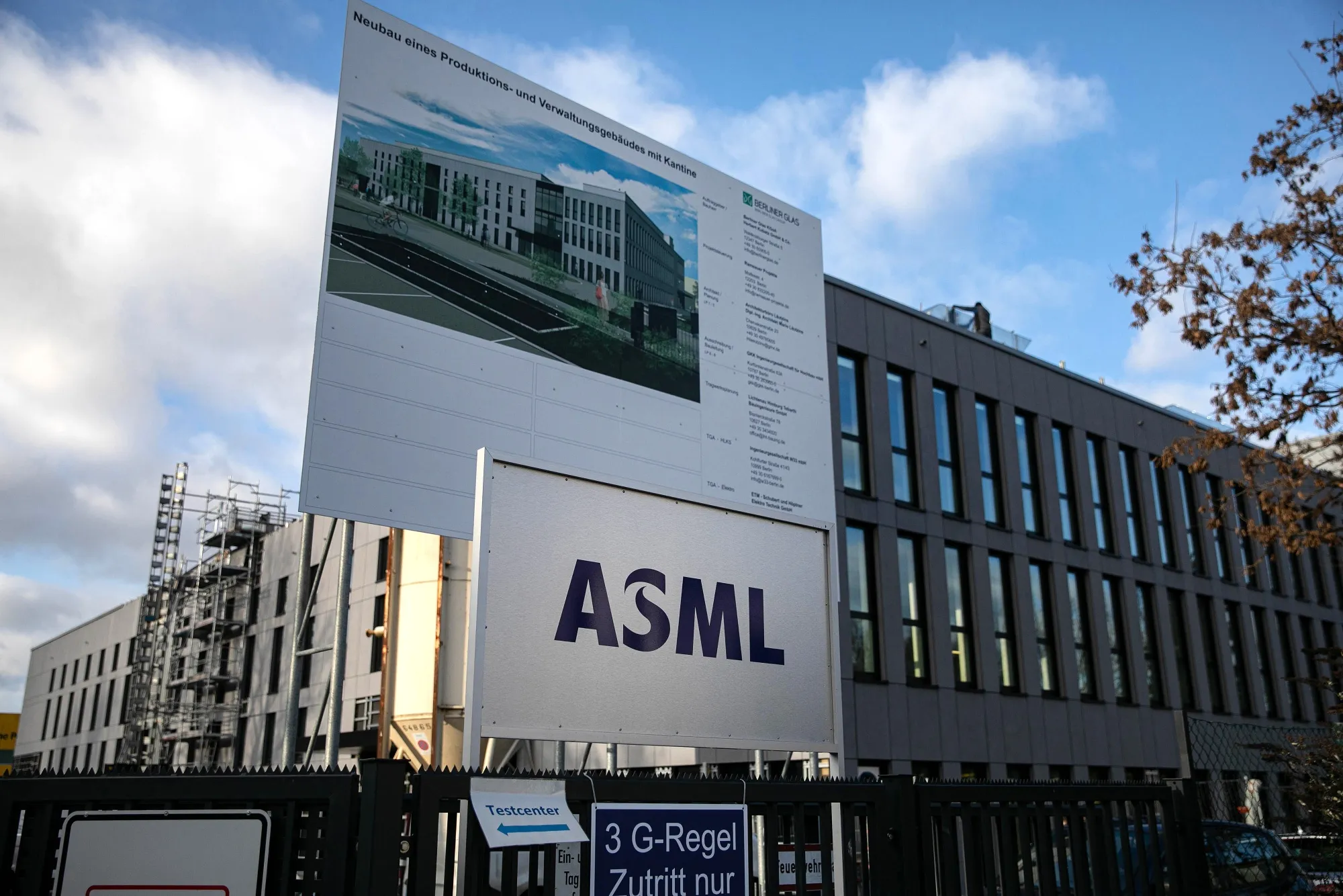 ASML увеличивает мощность EUV-оборудования на фоне угрозы со стороны конкурентов