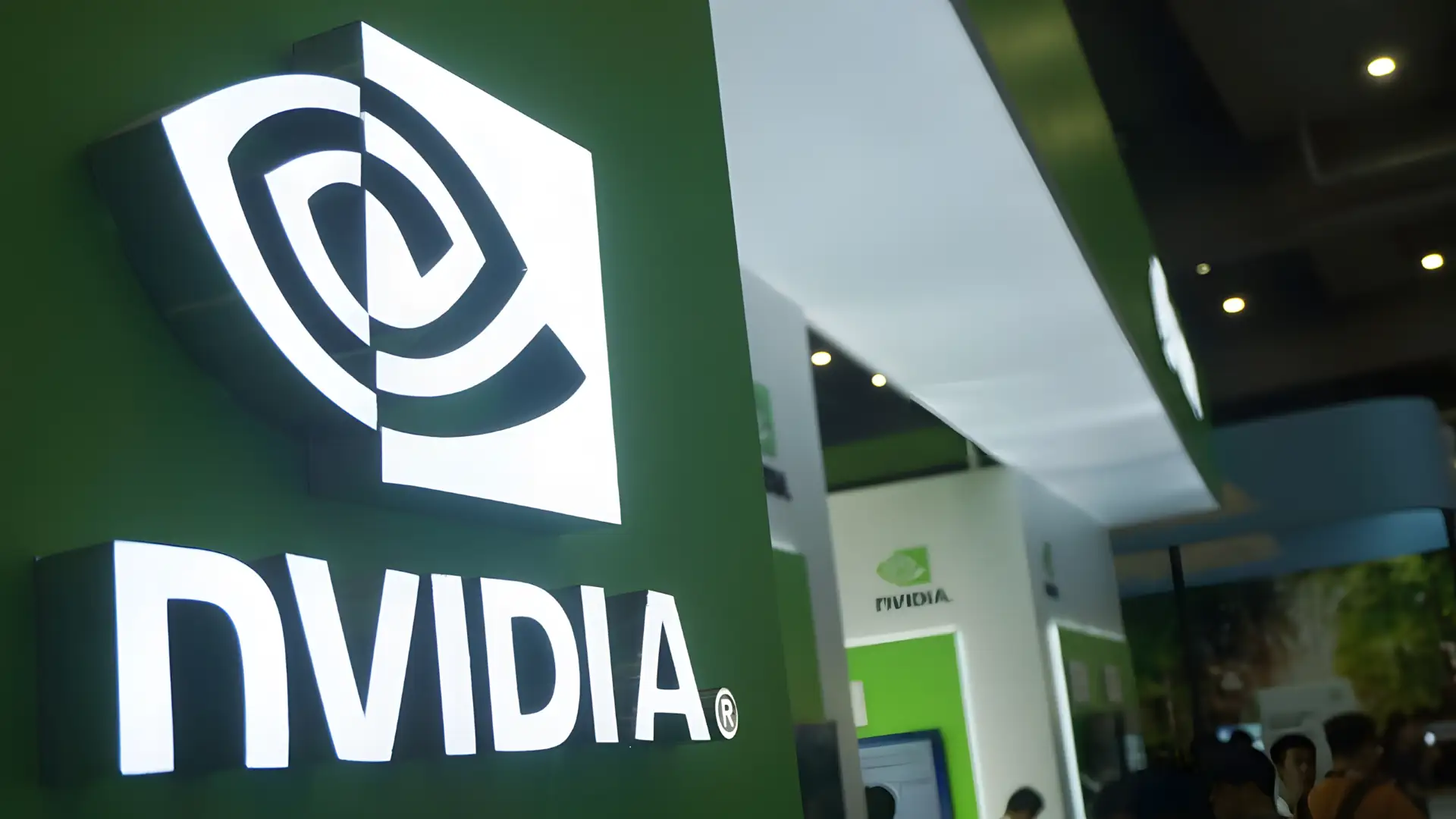 NVIDIA отозвала драйвер GeForce Game Ready 595.59 из-за проблем с управлением вентиляторами RTX