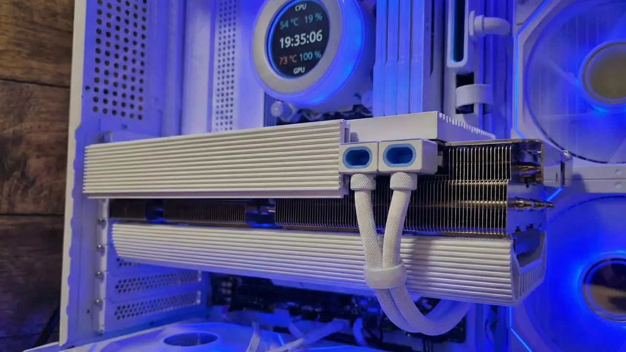 Кастомная RTX 3080 с радиатором из старого автомобильного усилителя