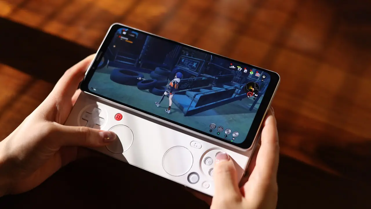 AYANEO анонсировала игровой смартфон-слайдер Pocket PLAY с Dimensity 9300