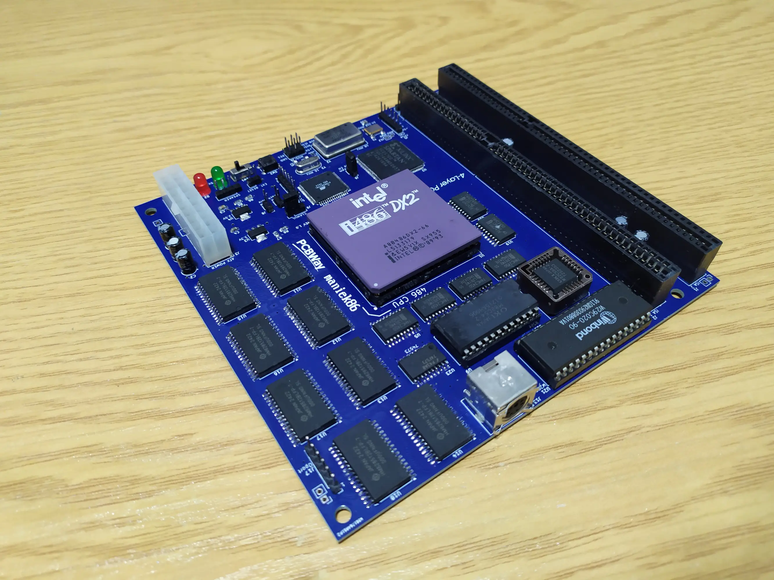 Homemade motherboard for the 486 processor on FPGA