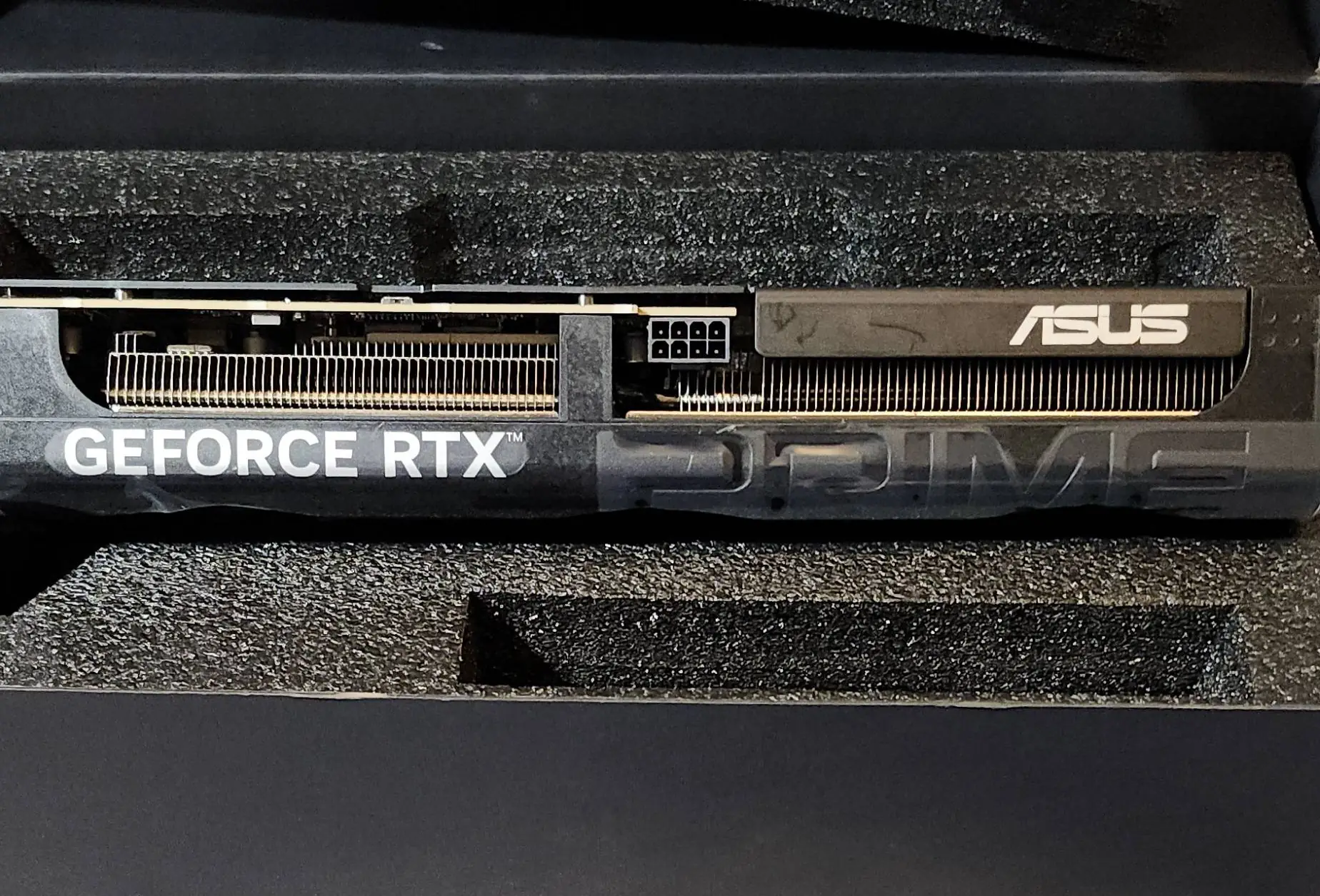 Покупатель получил поддельную RTX 5080 с Amazon