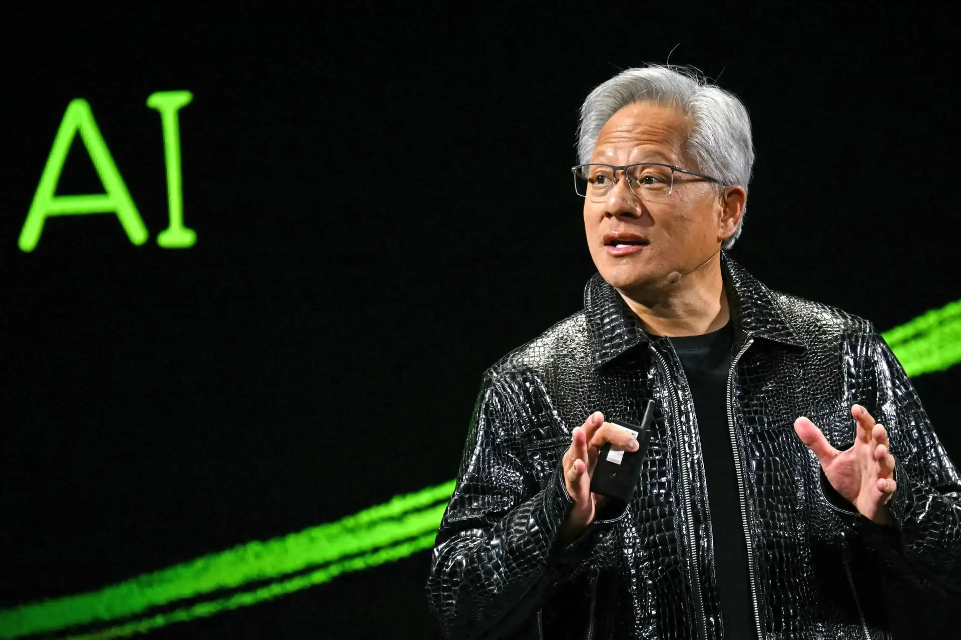Глава NVIDIA исключил инвестиции $100 млрд в OpenAI