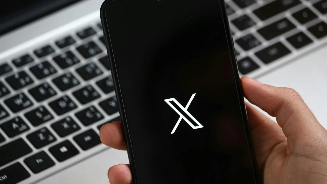 Платформа X массово отключает авторов от монетизации