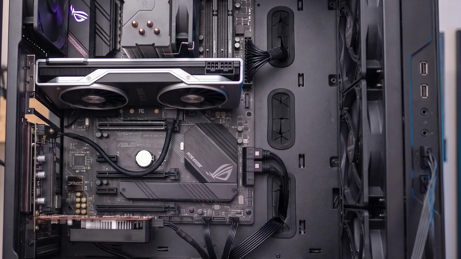 RTX 2070 и RX 6400 объединяют в одной системе через разъем M.2