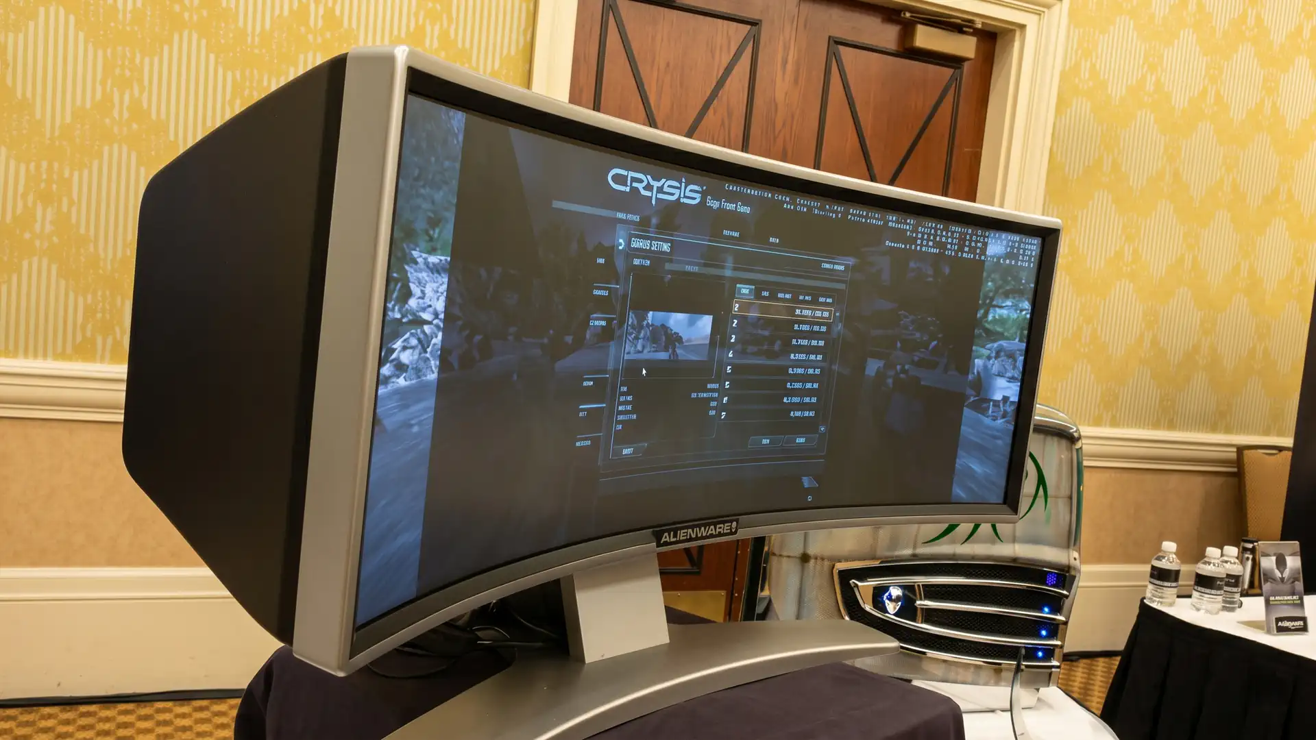 Появилось архивное фото огромного монитора Alienware с запущенной Crysis