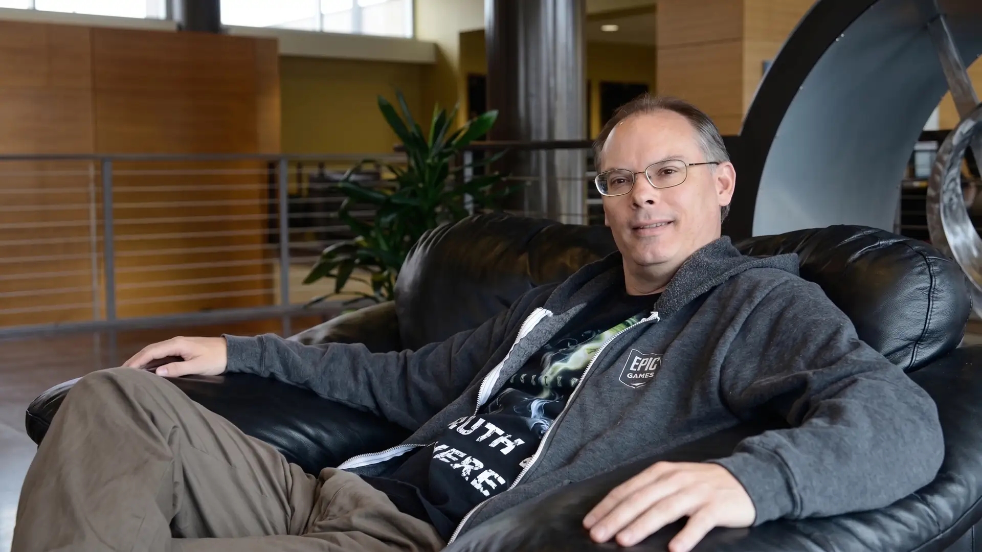 Tim Sweeney раскритиковал решение Valve поднять цены на Steam Deck OLED