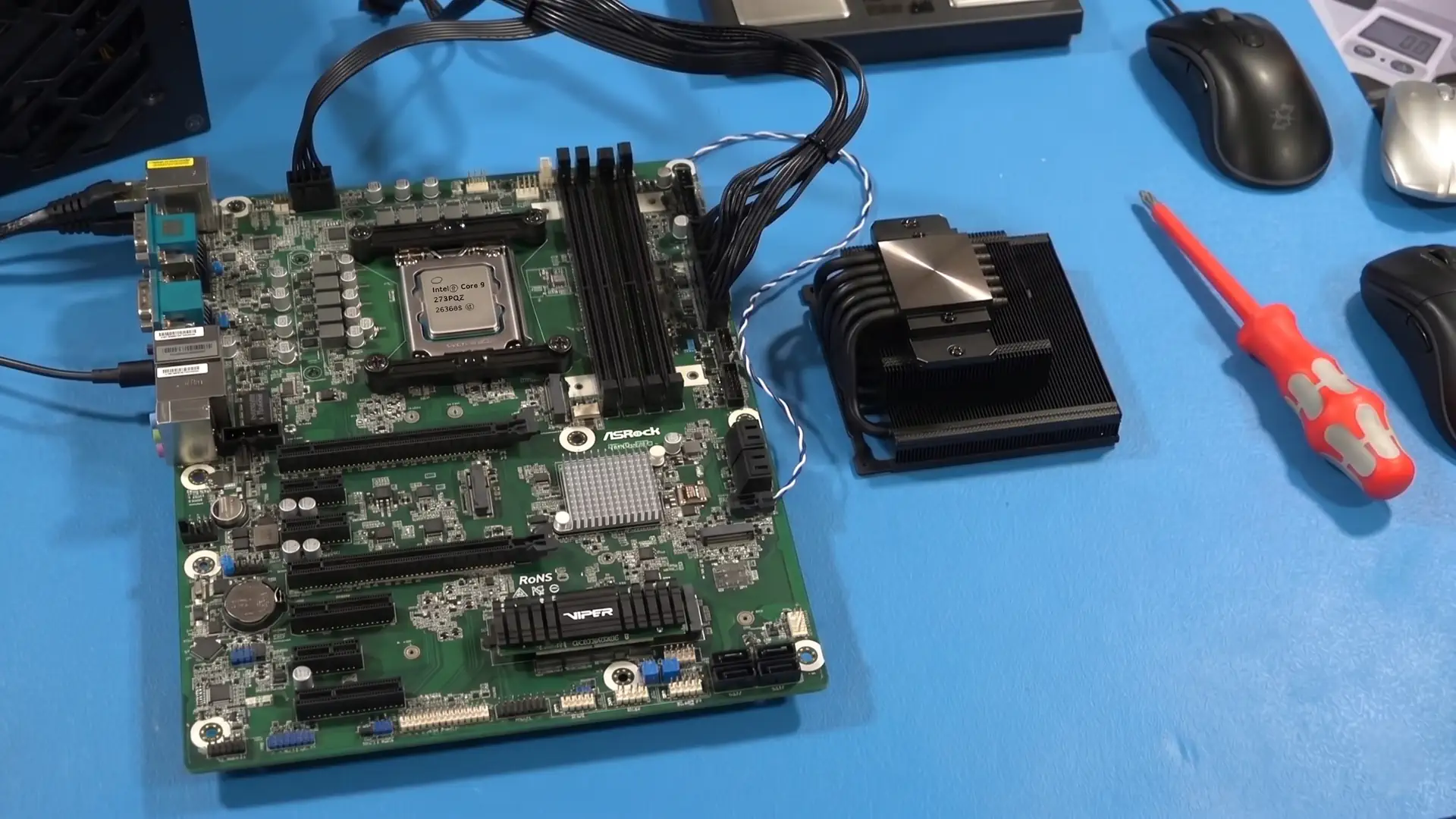 Intel Core i9 14900K уступил инженерному Intel Core 9 273PQE в ряде игр 