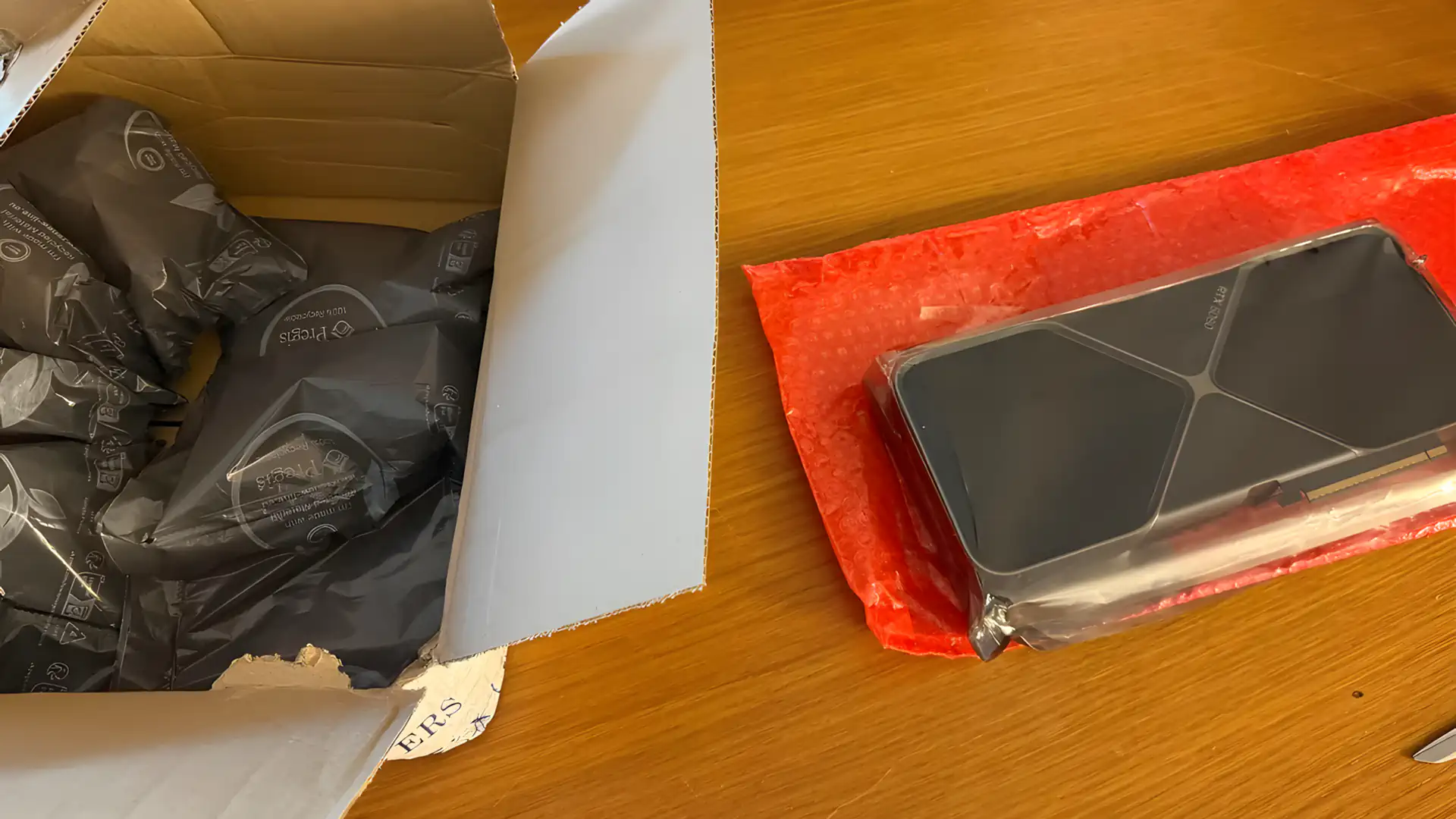 RTX 5080 FE за 1200€ получила повреждения во время гарантийного ремонта от NVIDIA