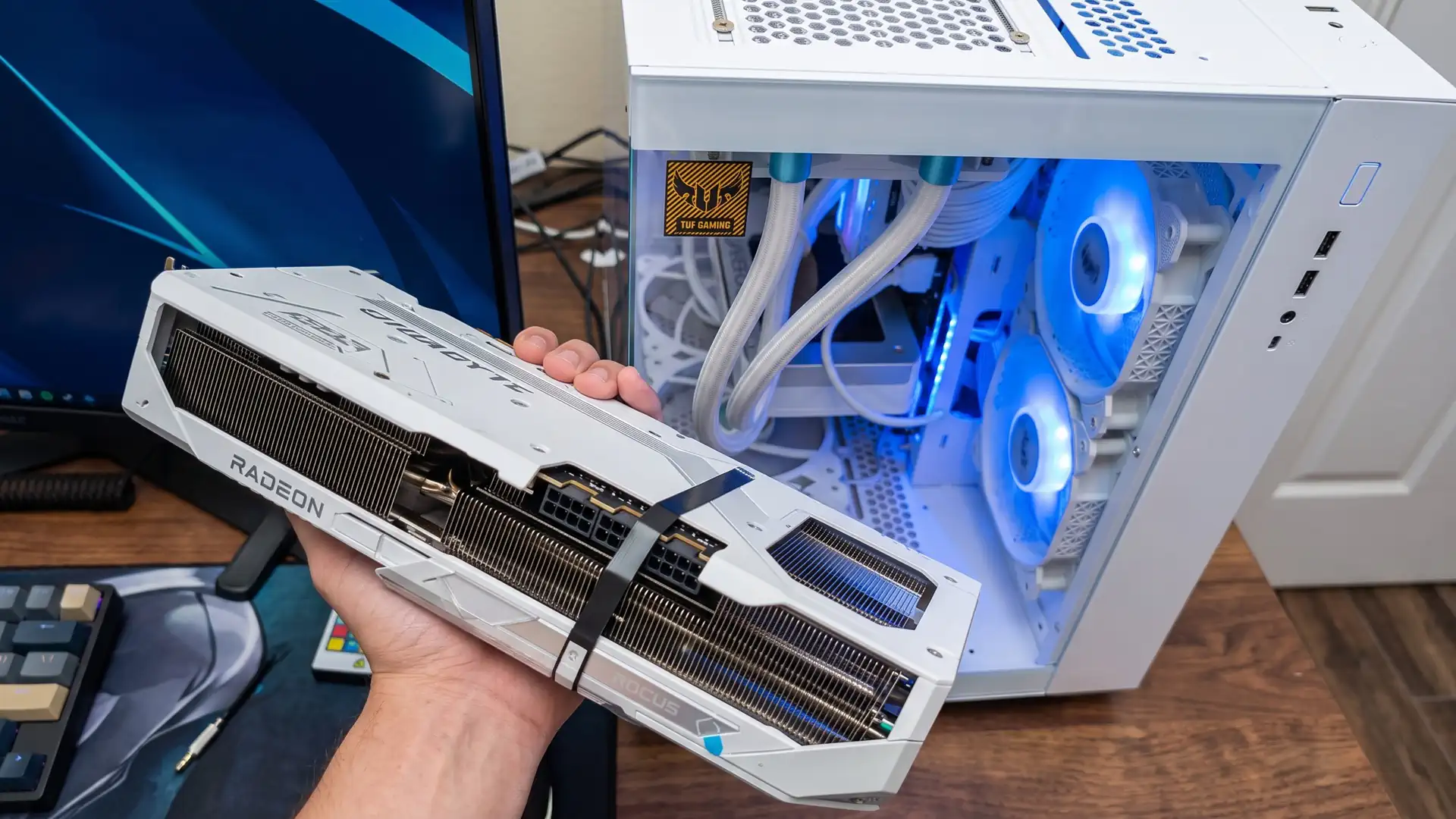 Игроки массово продают б/у RTX 5060 Ti за $800 ради покупки новой RX 9070 XT за $750