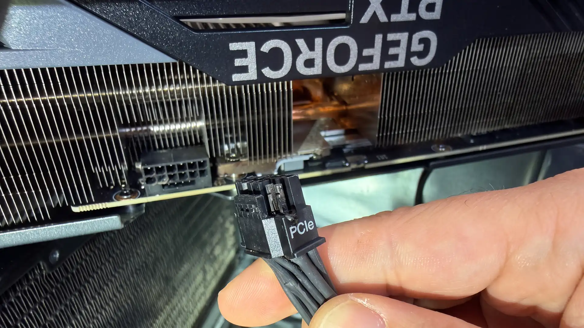 Очередной случай выгорания 12VHPWR на видеокарте GeForce RTX 4090