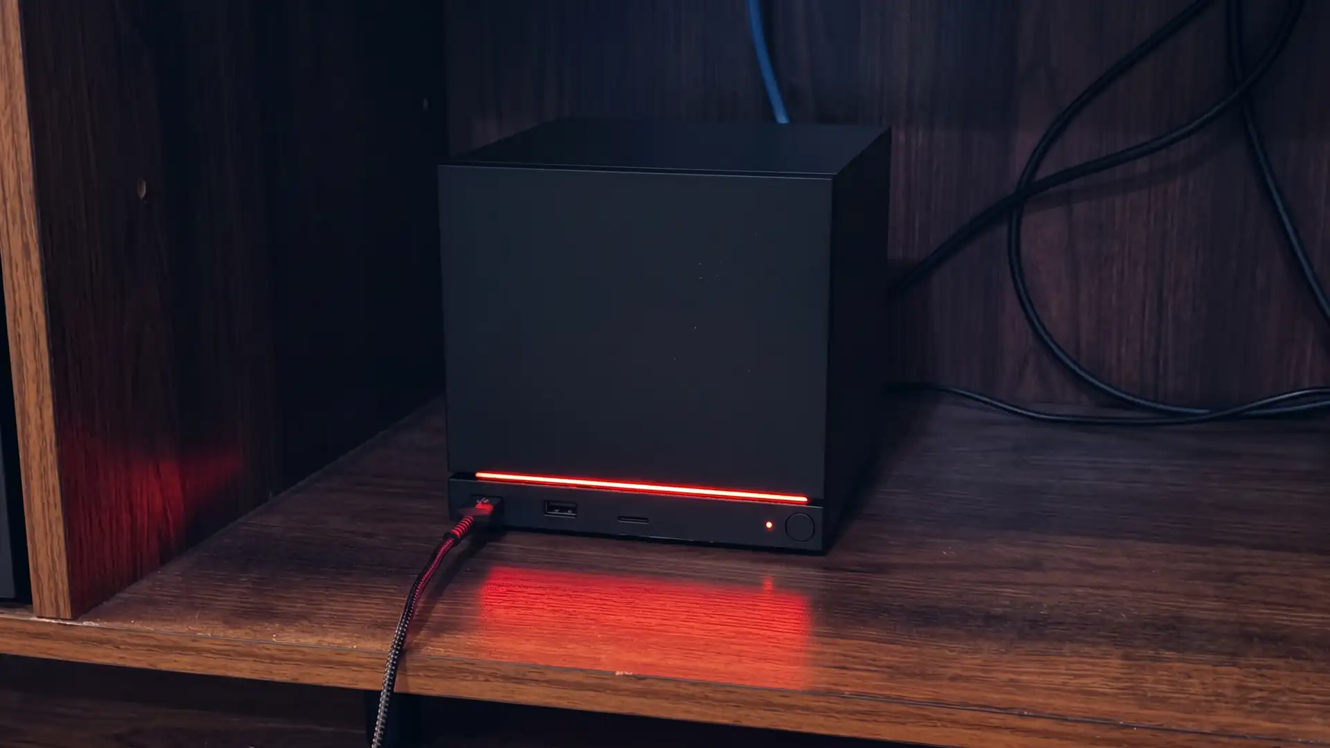 Красный индикатор на Valve Steam Machine указывает на критический нагрев выше 95°C