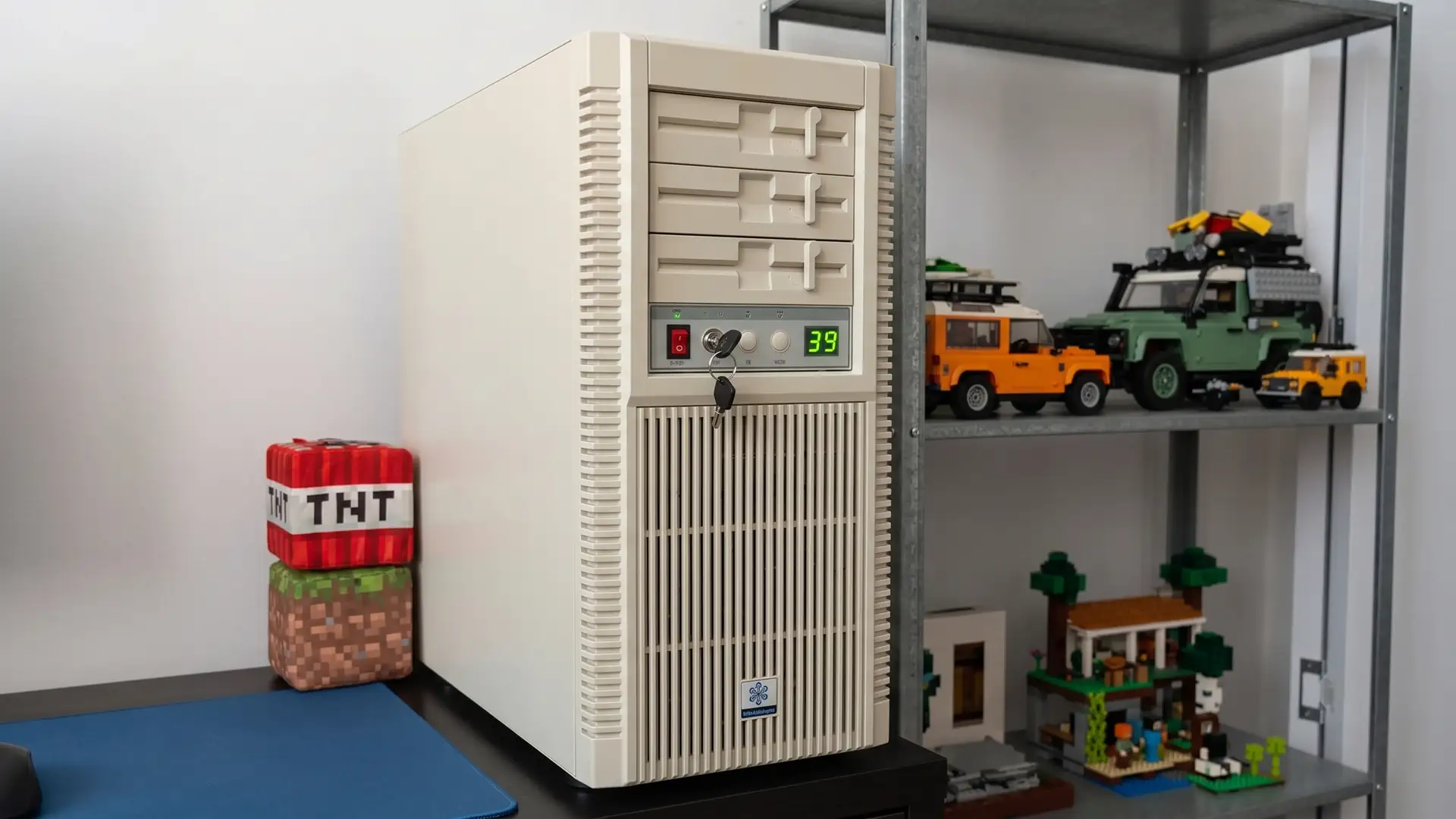Новый корпус SilverStone FLP02 объединяет стиль девяностых и современное железо