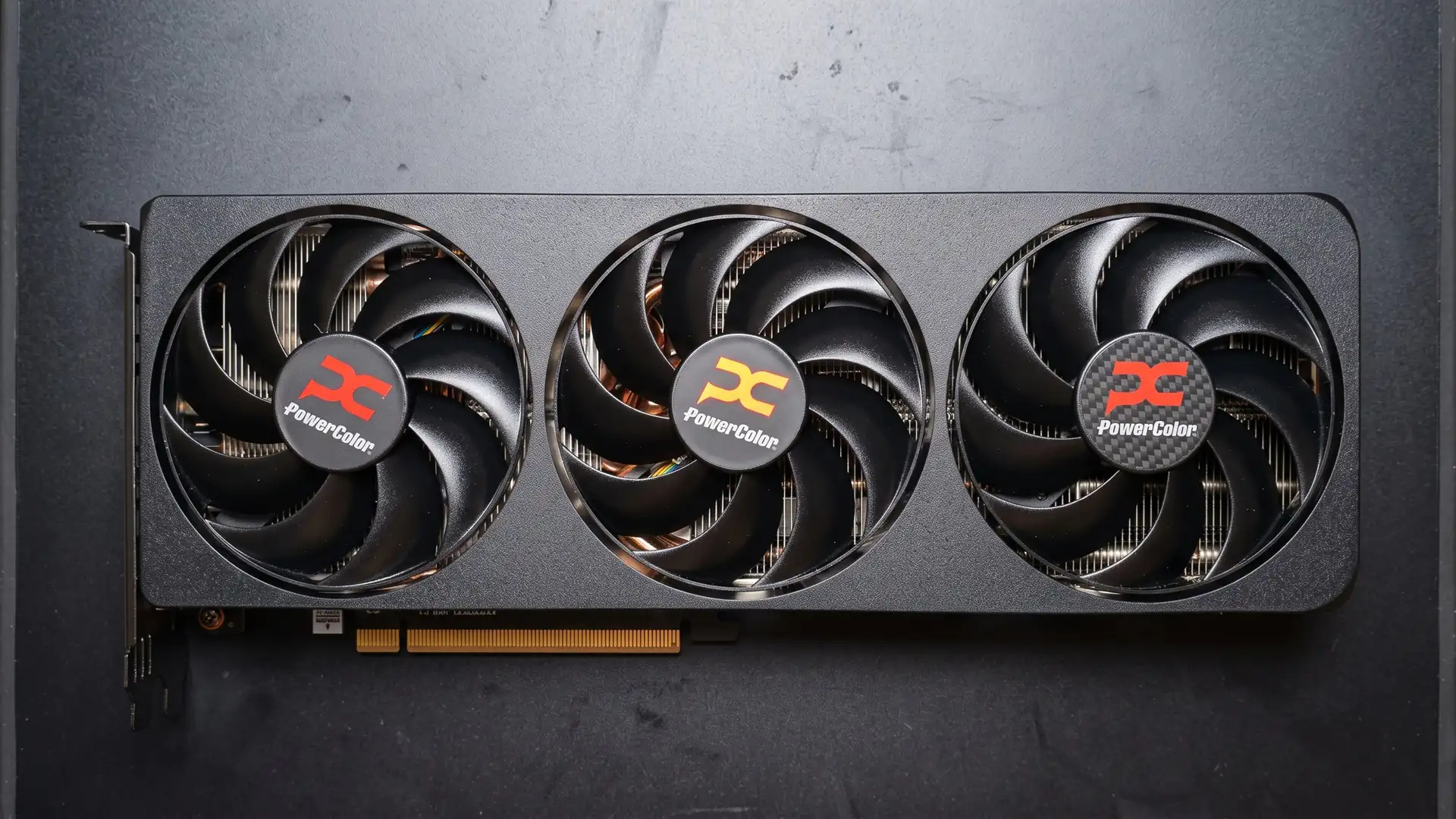 Игрок сменил видеокарту GeForce RTX 5080 за 1450$ на Radeon RX 9070 XT за 750$