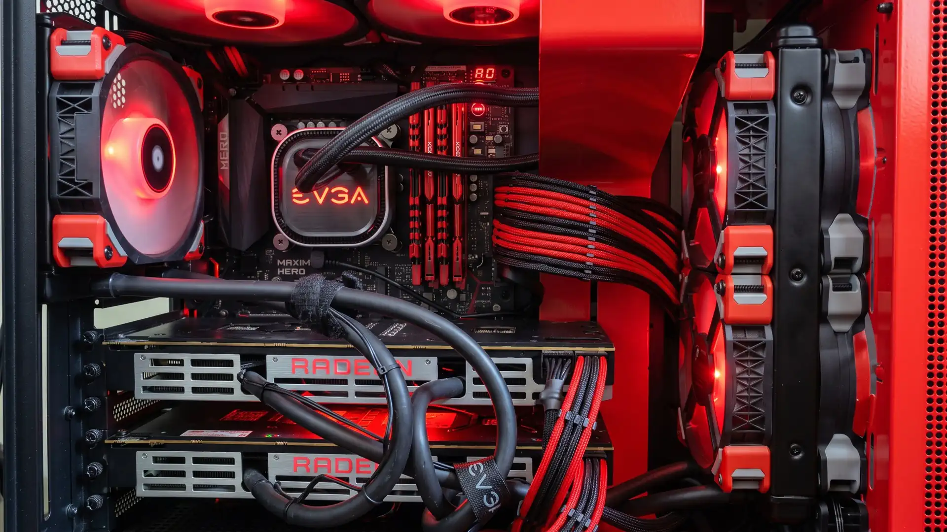 Энтузиаст собрал Quad-CrossFire из двух Radeon R9 295X2 с энергопотреблением 2000 Вт