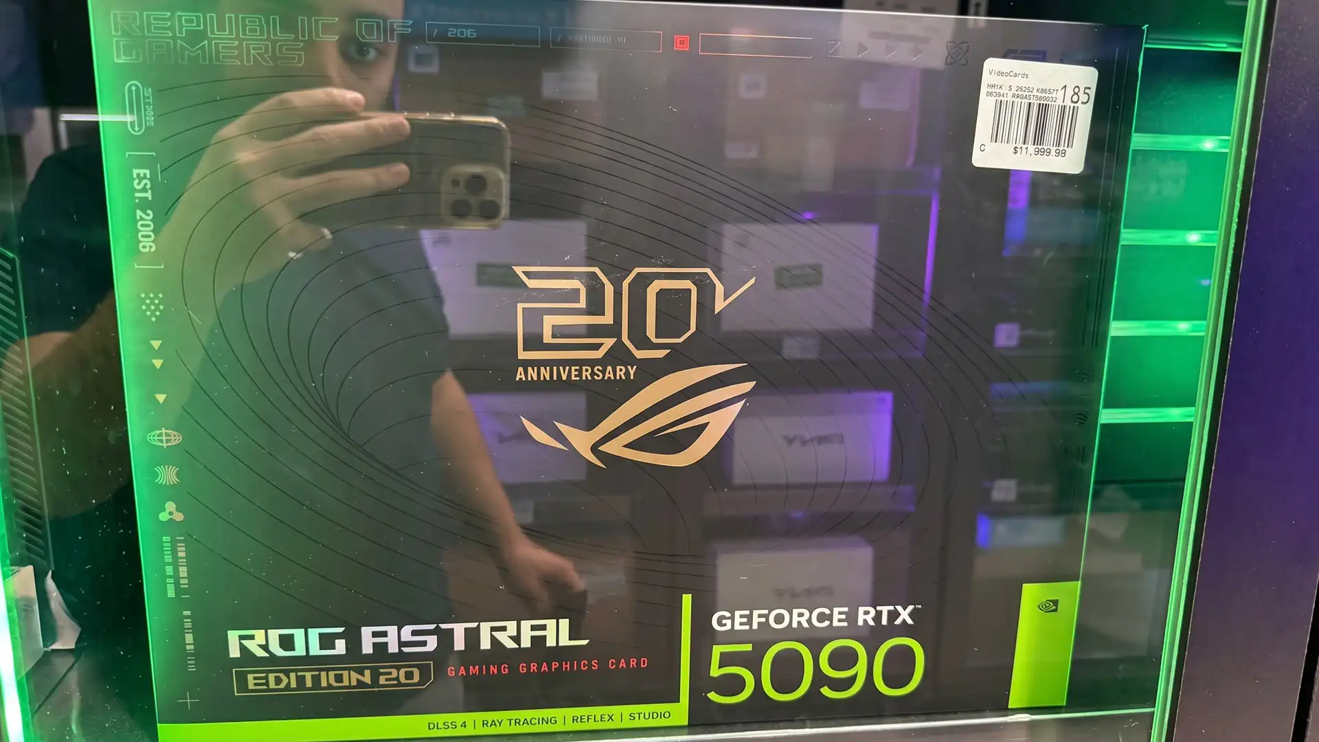 В Micro Center выставили ценник $11999 за ASUS ROG Astral GeForce RTX 5090