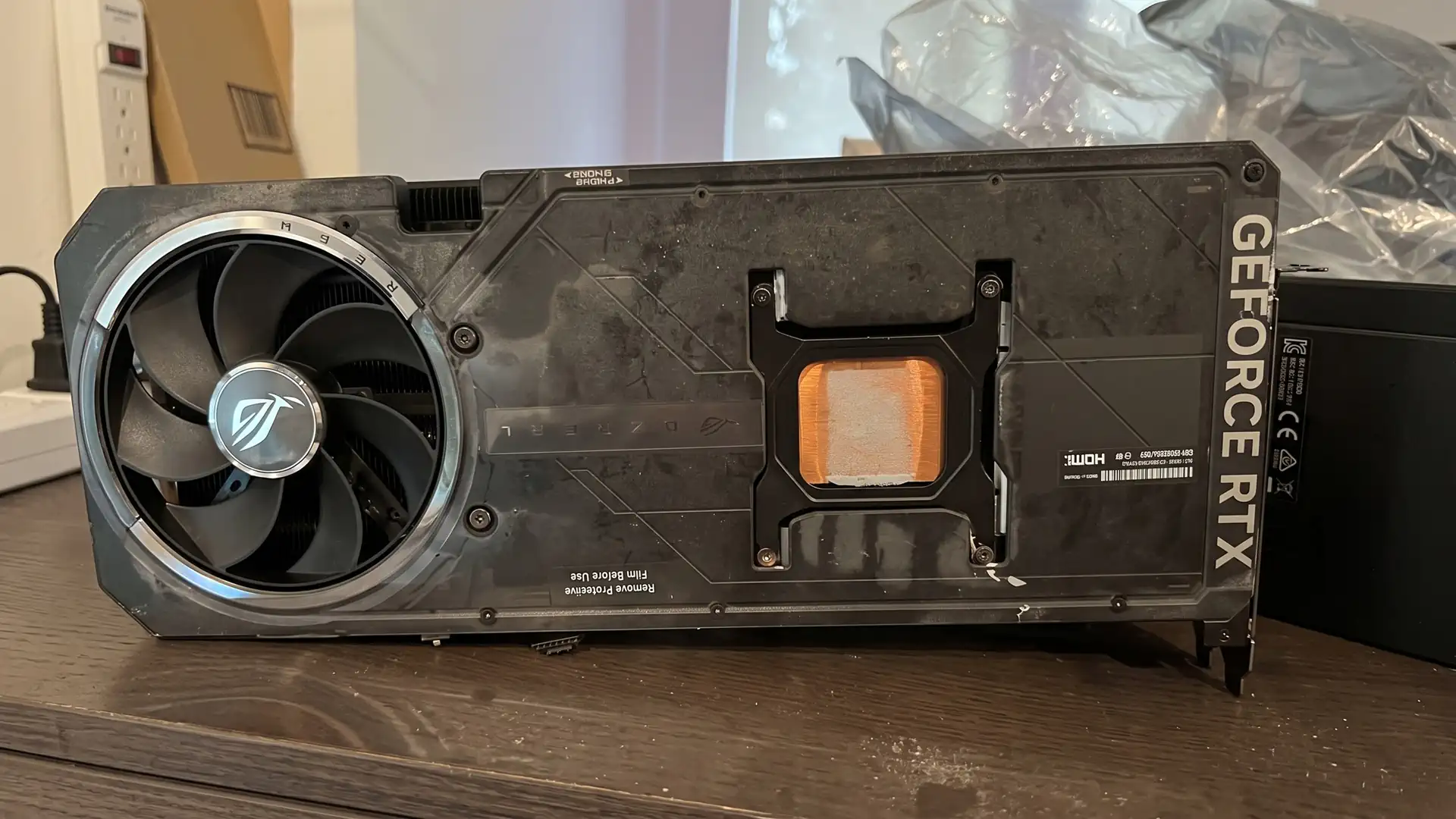 Покупатель ASUS ROG Astral GeForce RTX 5090 за $4500 на Amazon и получил пустой радиатор 