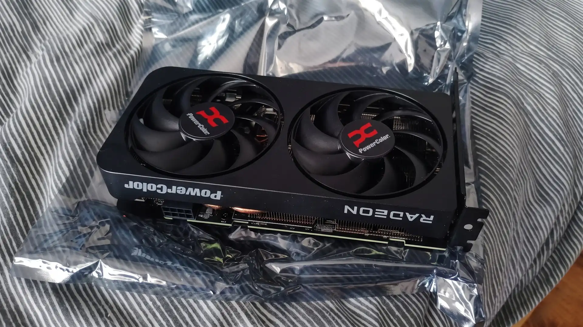 Геймер оценил последствия перехода с RX 9070 XT на модель RX 9060 XT в 1440p