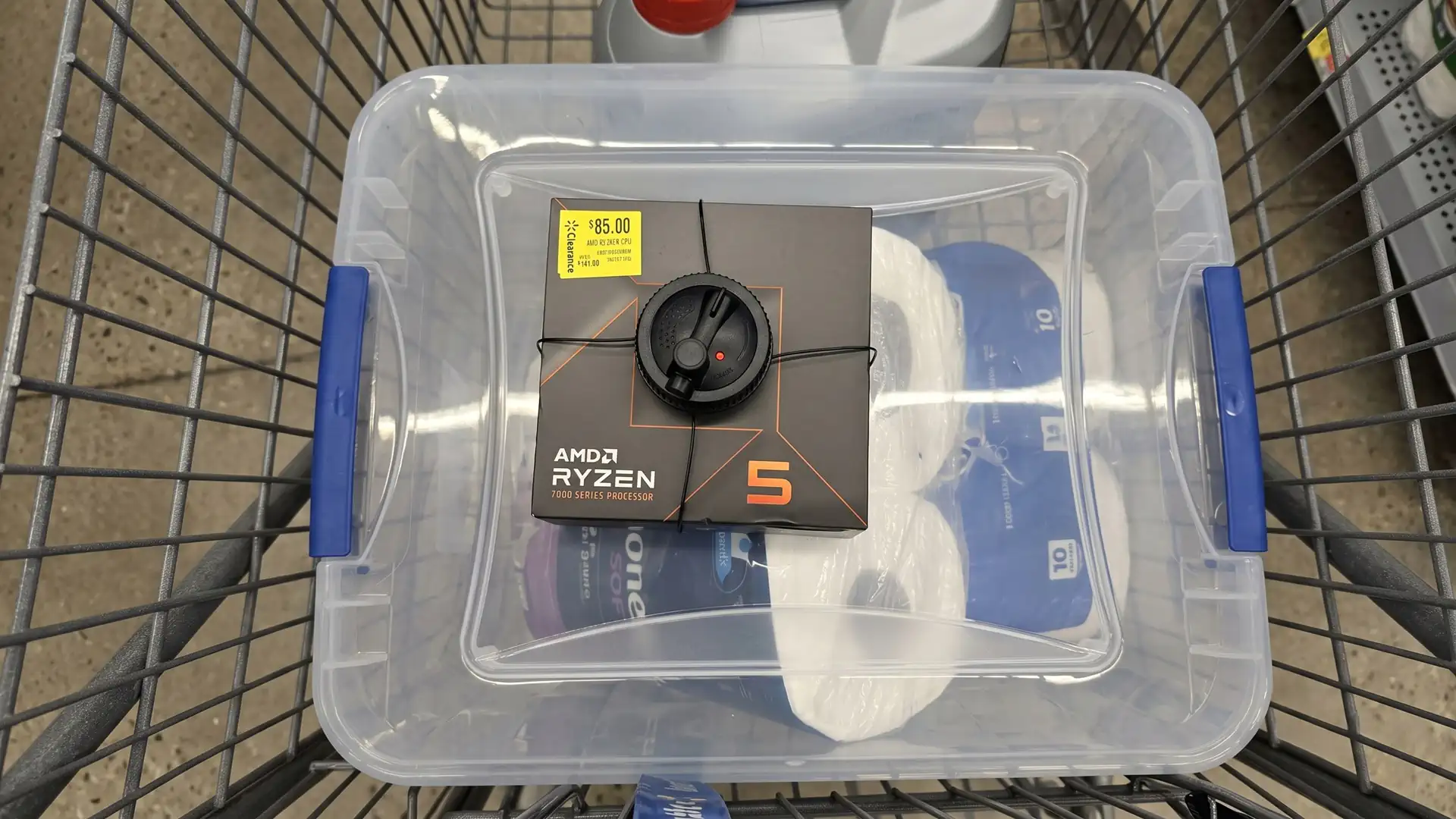 В розничной сети Walmart распродают процессоры AMD Ryzen 5 7600X за $85