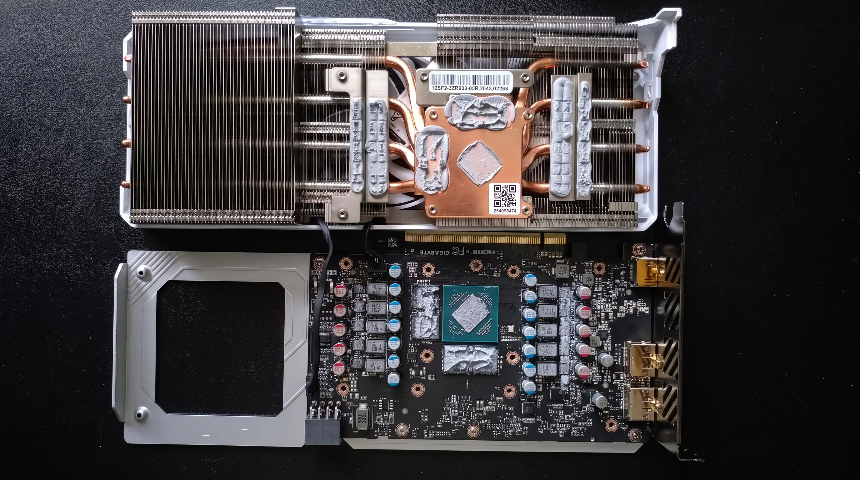 Radeon RX 9060 XT вышла из строя после нескольких недель работы без видимых повреждений