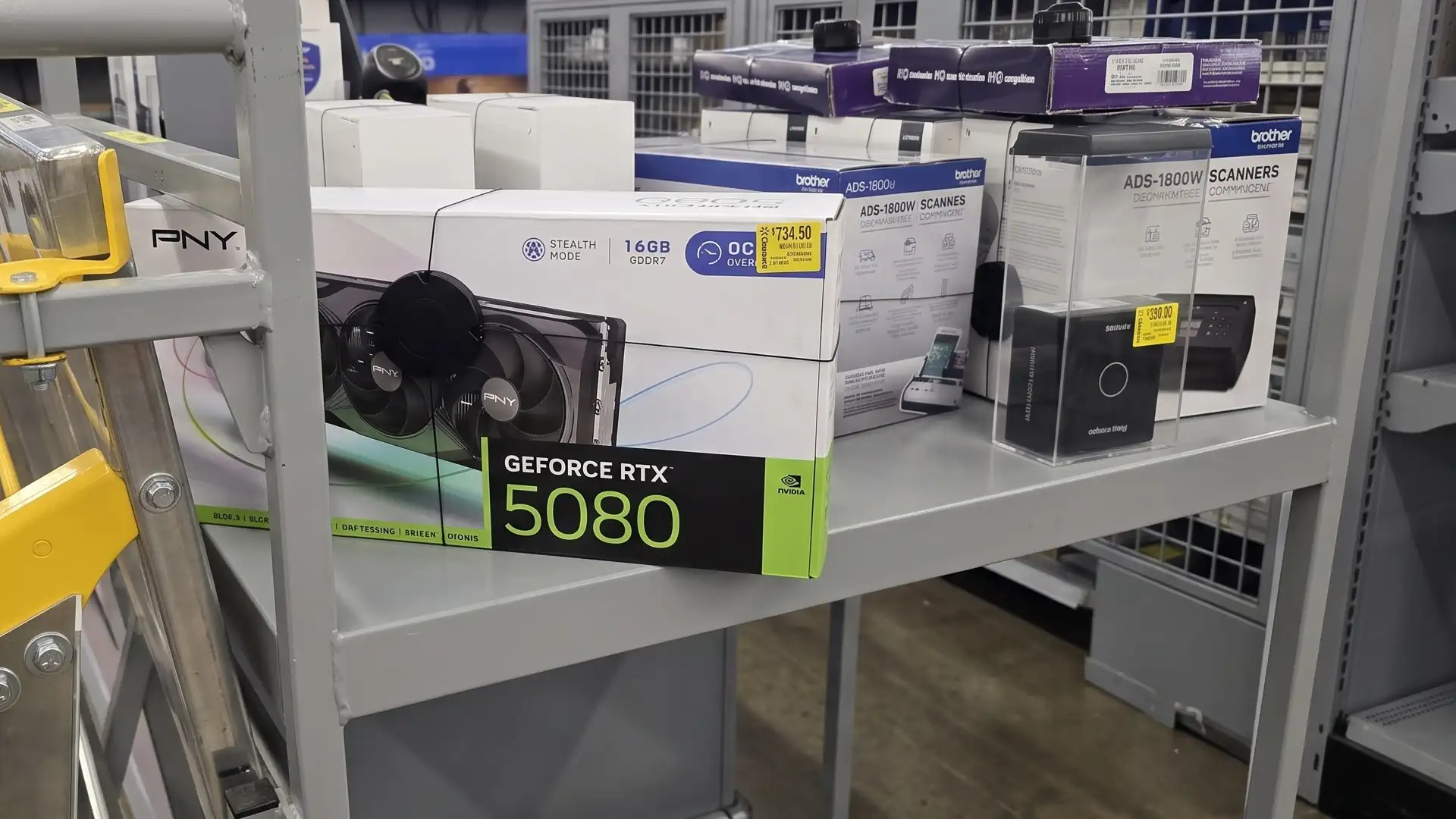 В Walmart нашли PNY GeForce RTX 5080 за $734.50 вместо $1469