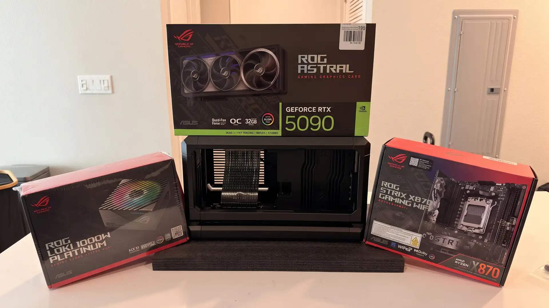 Энтузиаст перенес сборку за $11000 с GeForce RTX 5090 в компактный корпус XIKII FG07