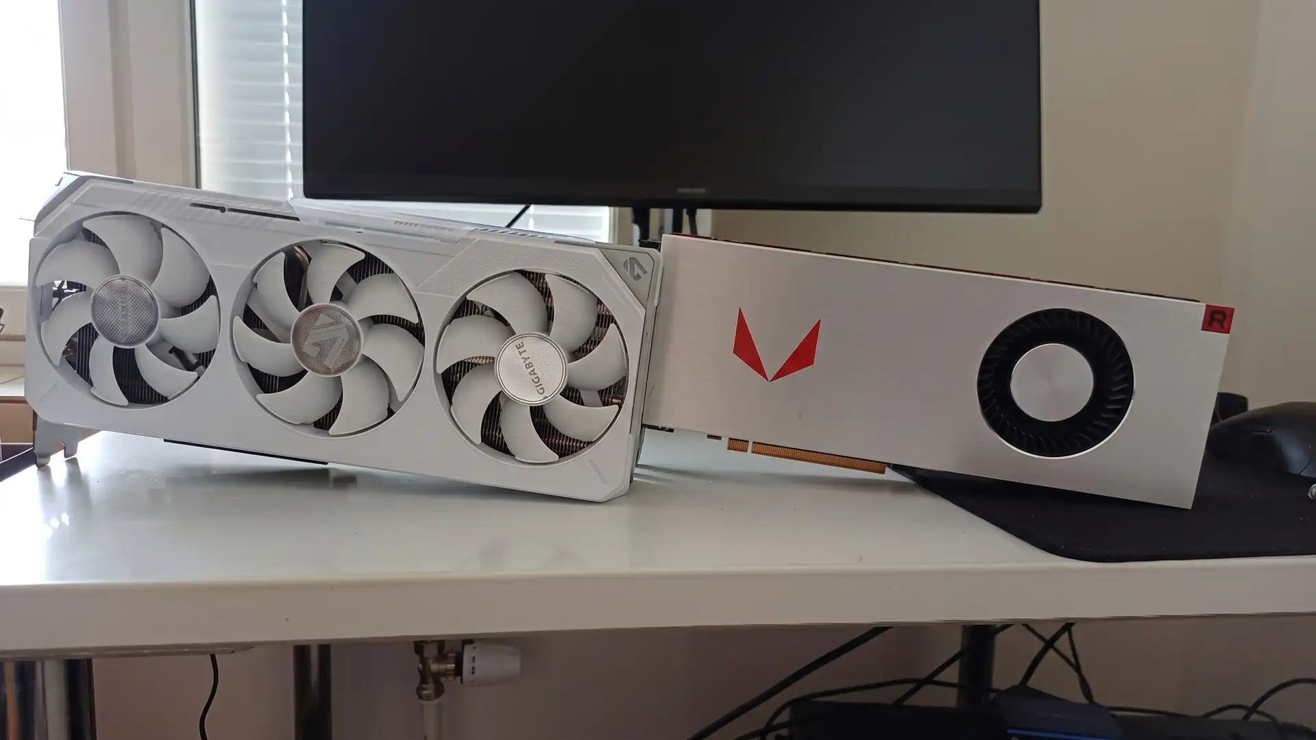 Пользователь заменил RX Vega 64 на RX 9070 XT и столкнулся с нагревом Hotspot до 90°