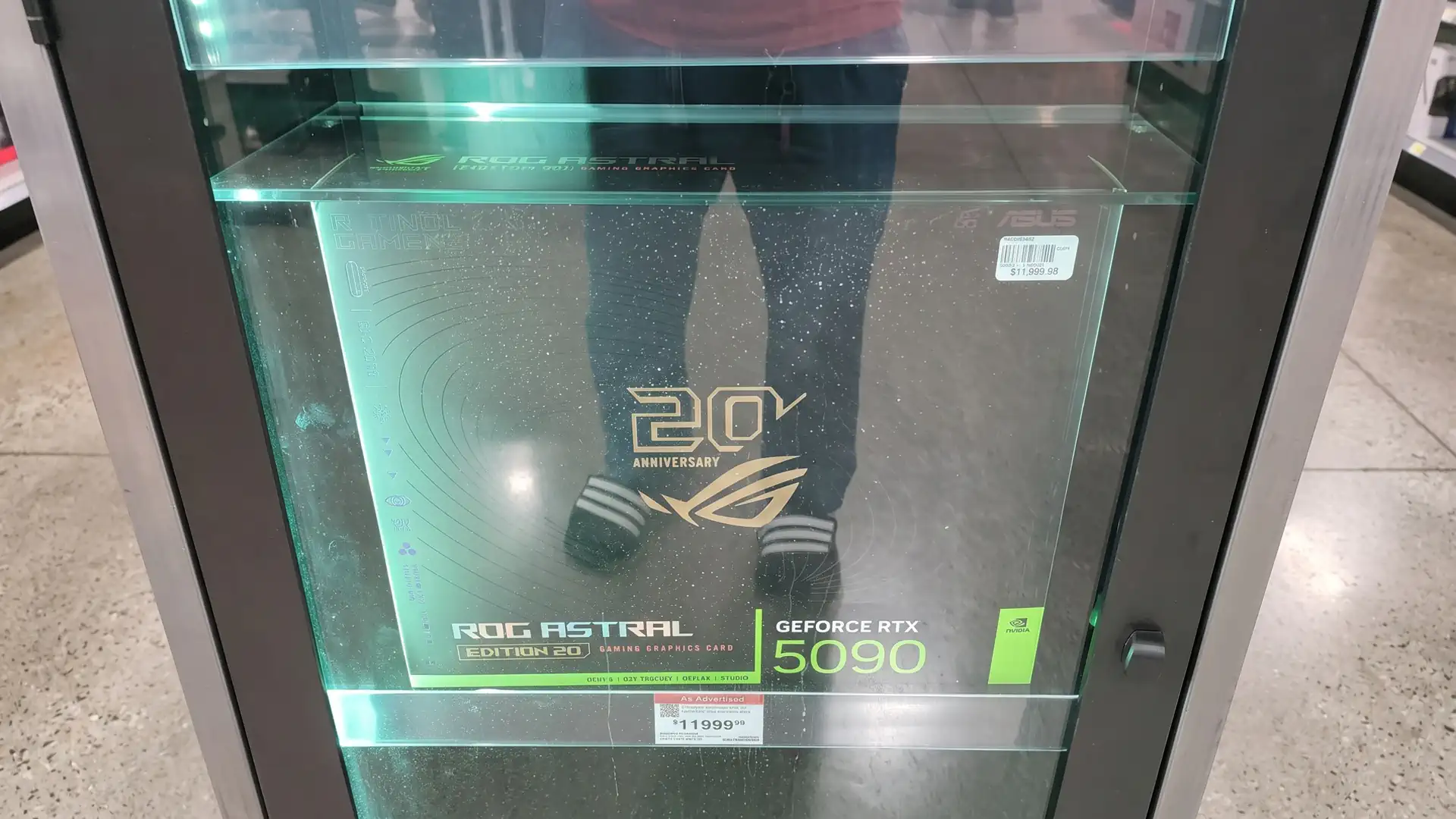 Стоимость юбилейной версии GeForce RTX 5090 в рознице достигла 12 000 $