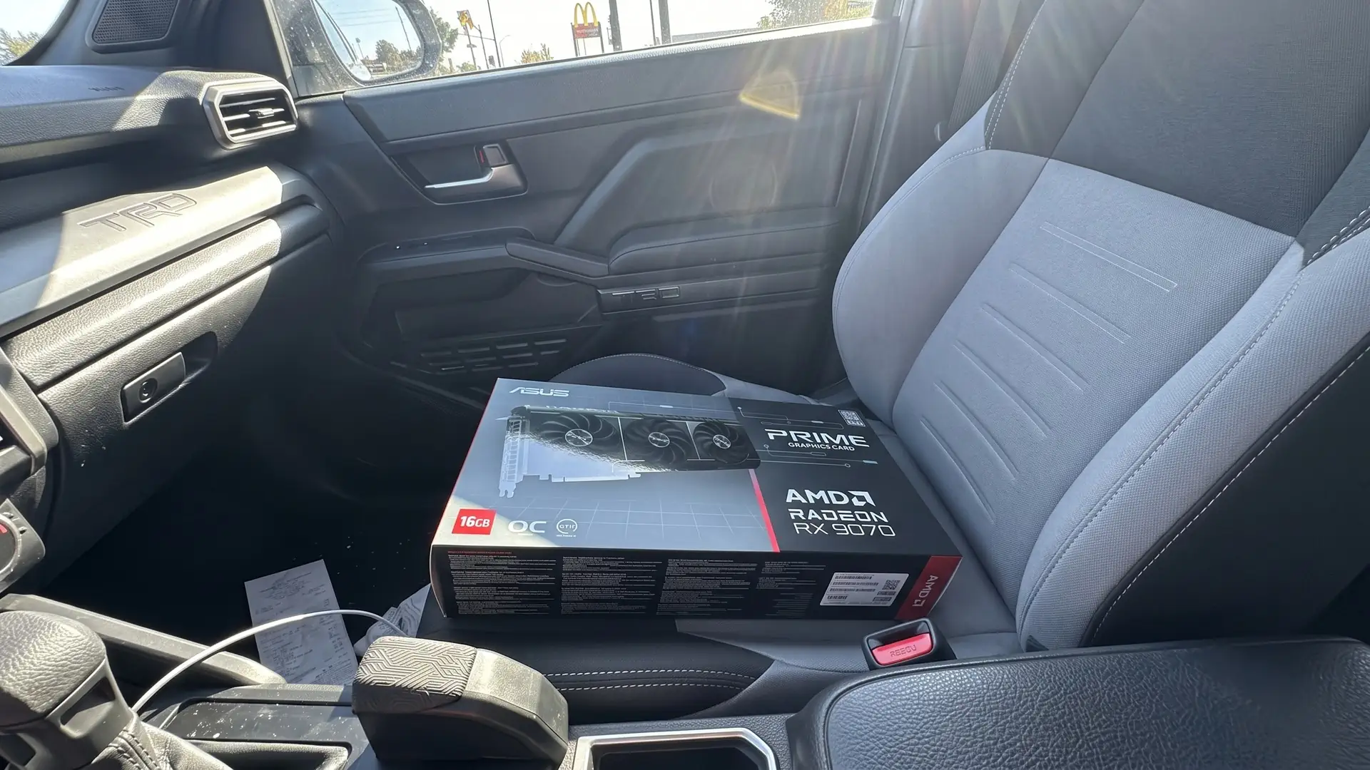 Геймер приобрел видеокарту ASUS Prime Radeon RX 9070 XT за $900 
