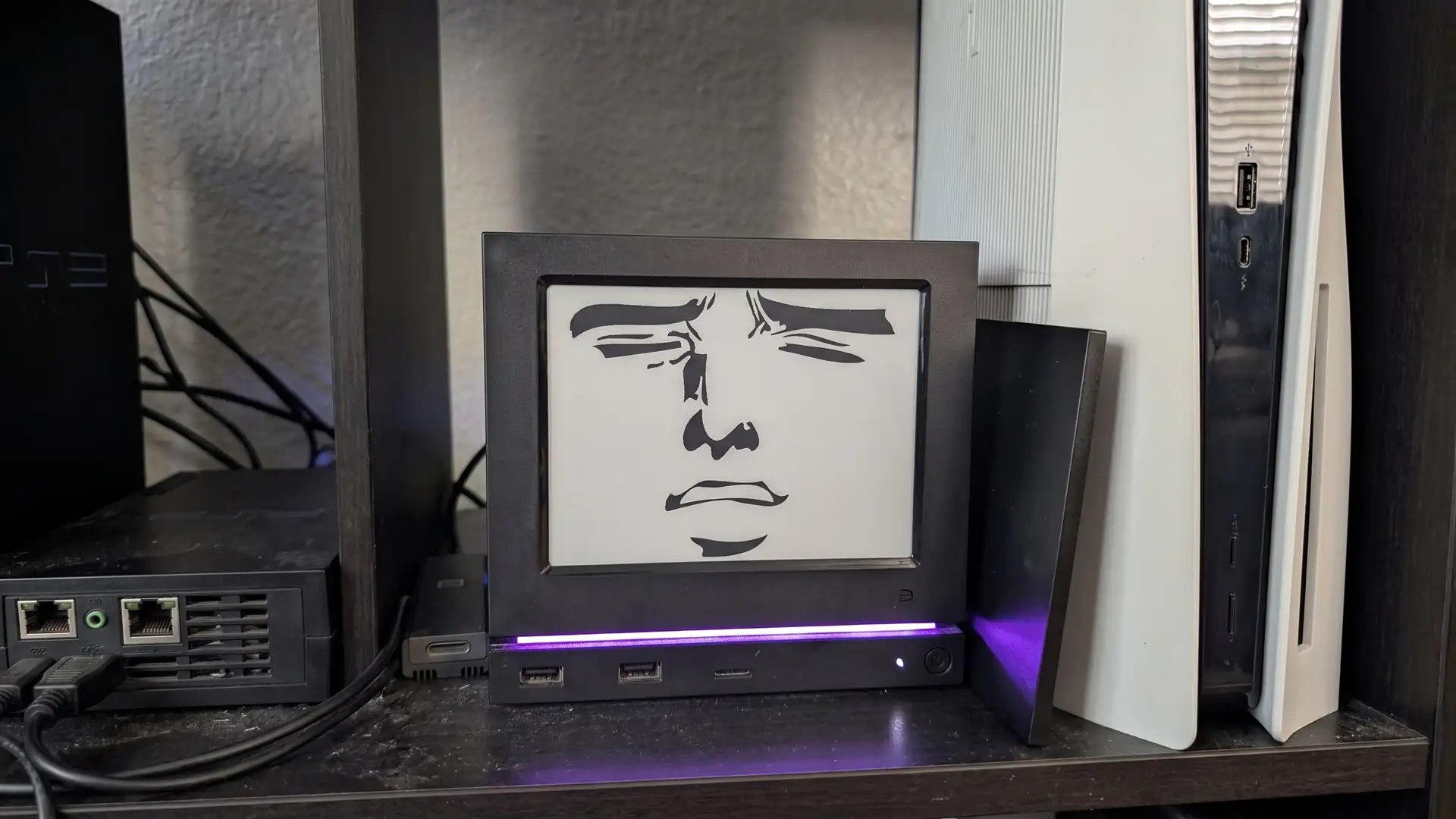 Для Steam Machine выпустили лицевую панель с E-Ink экраном и аккумулятором