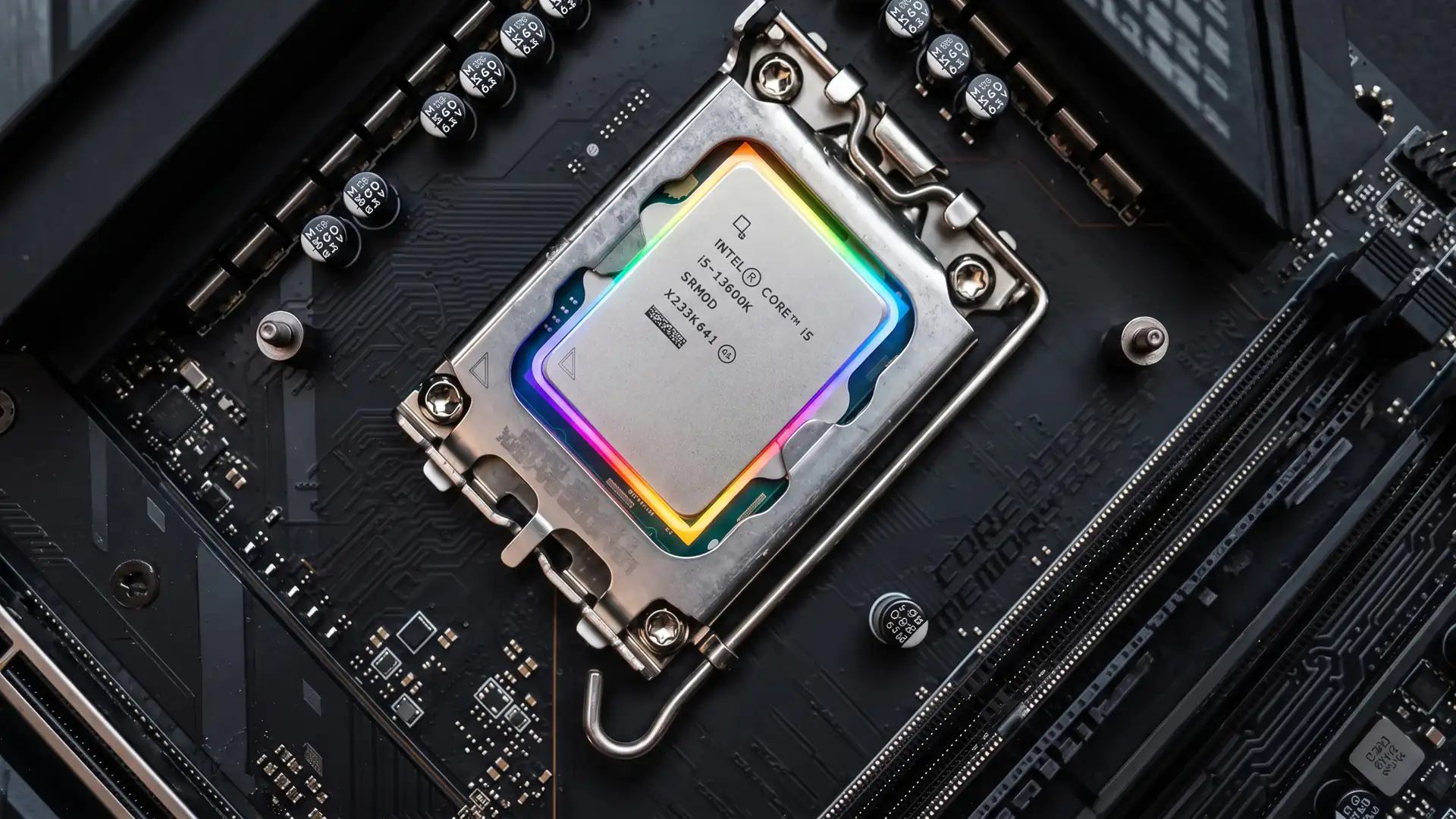 Intel придумала способ встроить RGB-подсветку прямо в корпус процессора