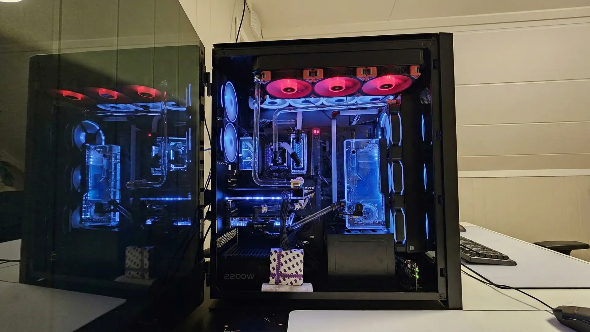 Монструозный ПК с RTX 5090 и RTX 5070 Ti для Lossless Scaling