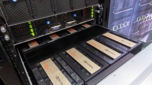 ИИ формирует взрывной спрос на серверные стойки NVIDIA