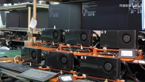 Китайские производители массово переделывают RTX 5090 в двухслотовые турбо-карты