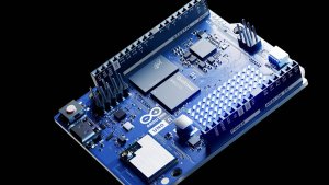 Qualcomm покупает Arduino и запускает новую плату Uno Q с поддержкой Linux и Python