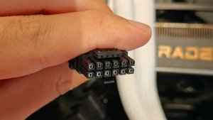 Поддержка компании Cooler Master рекомендовала клиенту модифицировать кабель 12V-2x6