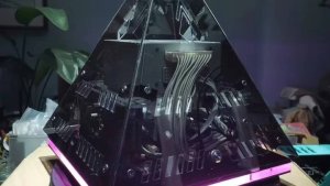 Пирамида для гейминга: энтузиаст напечатал необычный mini-PC-кейс на 3D-принтере