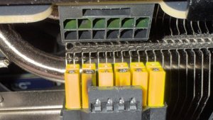 16-пиновый адаптер MSI с жёлтым наконечником продолжает убивать RTX 5090