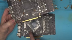 RTX 4080 Super оживили с помощью платы от RTX 4080
