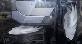 Владелец GeForce RTX 5080 повредил лопасти вентилятора о корпусные вертушки