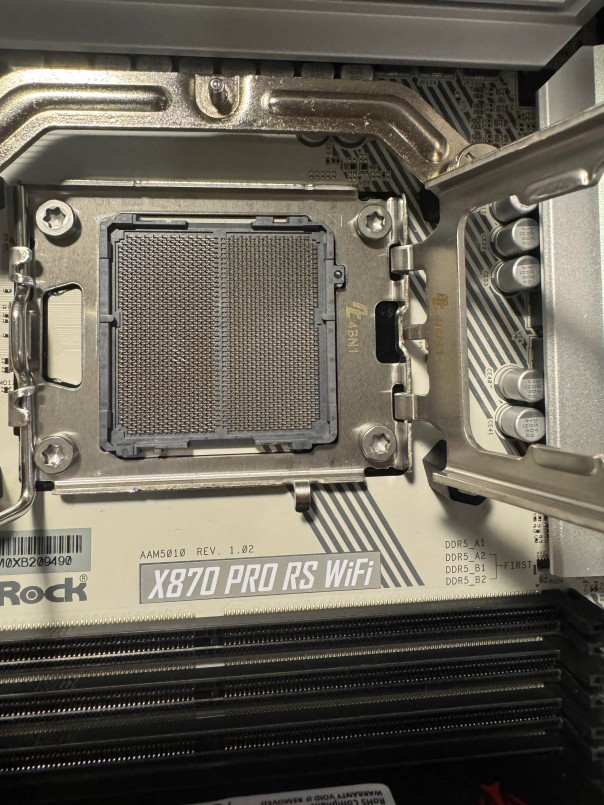 9950xd fried in asrock mobo x870 rs pro wifi v0 0e54jcix23se1